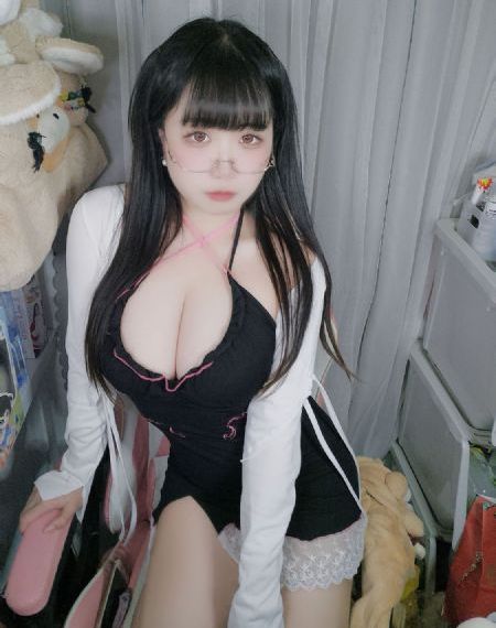 大胸女学生_1080影视在线观看